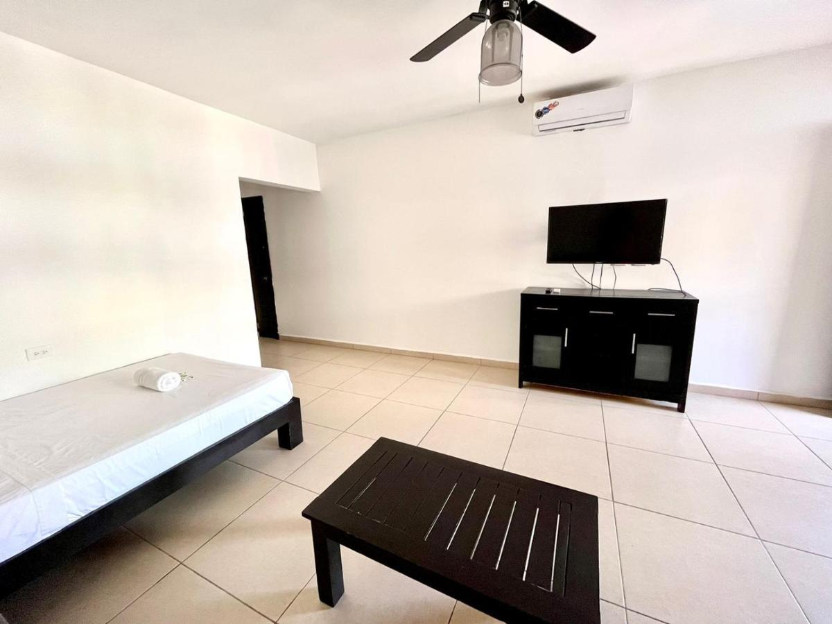 We Playa Hotel Playa del Carmen Exterior photo