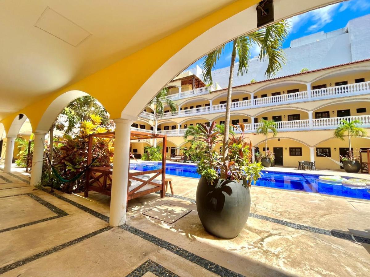 We Playa Hotel Playa del Carmen Exterior photo