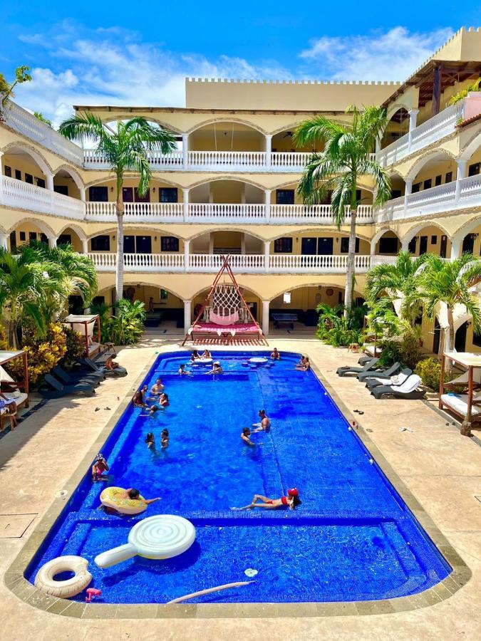We Playa Hotel Playa del Carmen Exterior photo