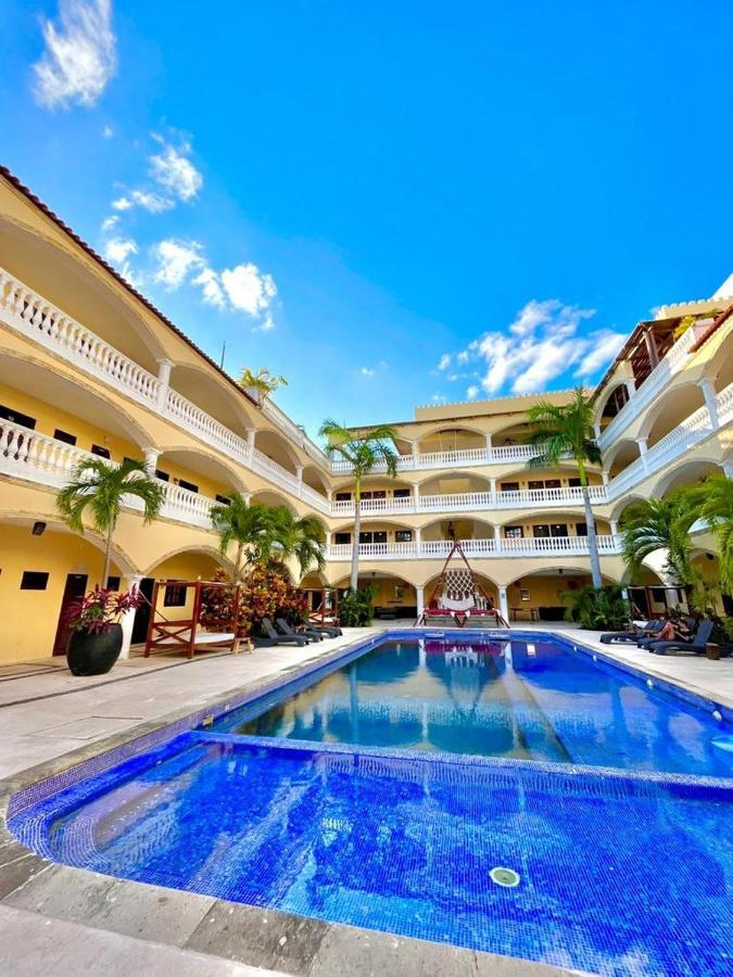 We Playa Hotel Playa del Carmen Exterior photo