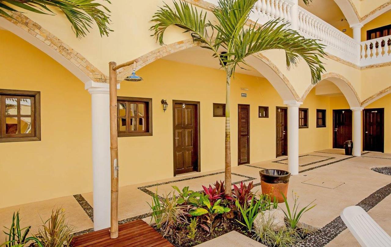 We Playa Hotel Playa del Carmen Exterior photo